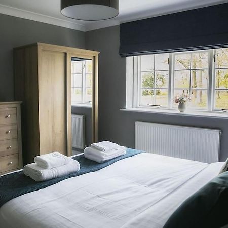 Walshford Lodge Cowthorpe Eksteriør billede