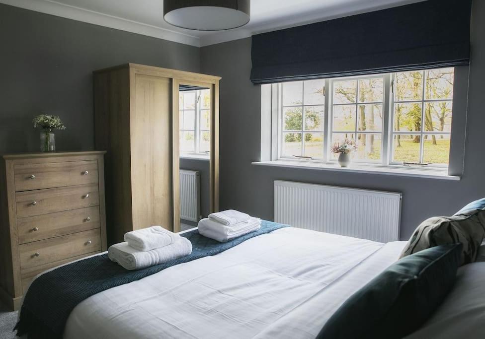 Walshford Lodge Cowthorpe Eksteriør billede