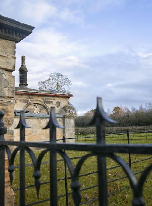 Walshford Lodge Cowthorpe Eksteriør billede